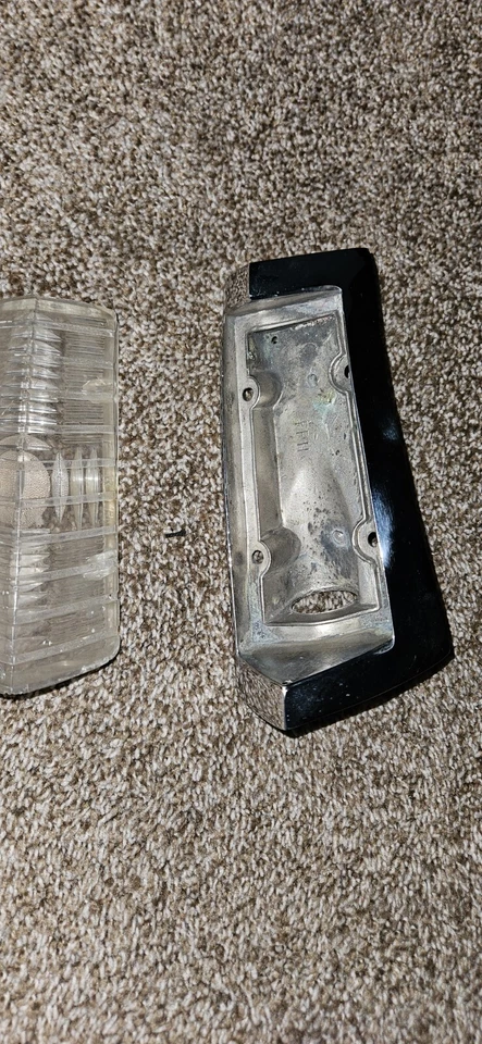 R.H. Parking Lamp 1952-53 Kaiser Virginian Deluxe Manhattan FRH. Crack In Metal - Image 4 of 4