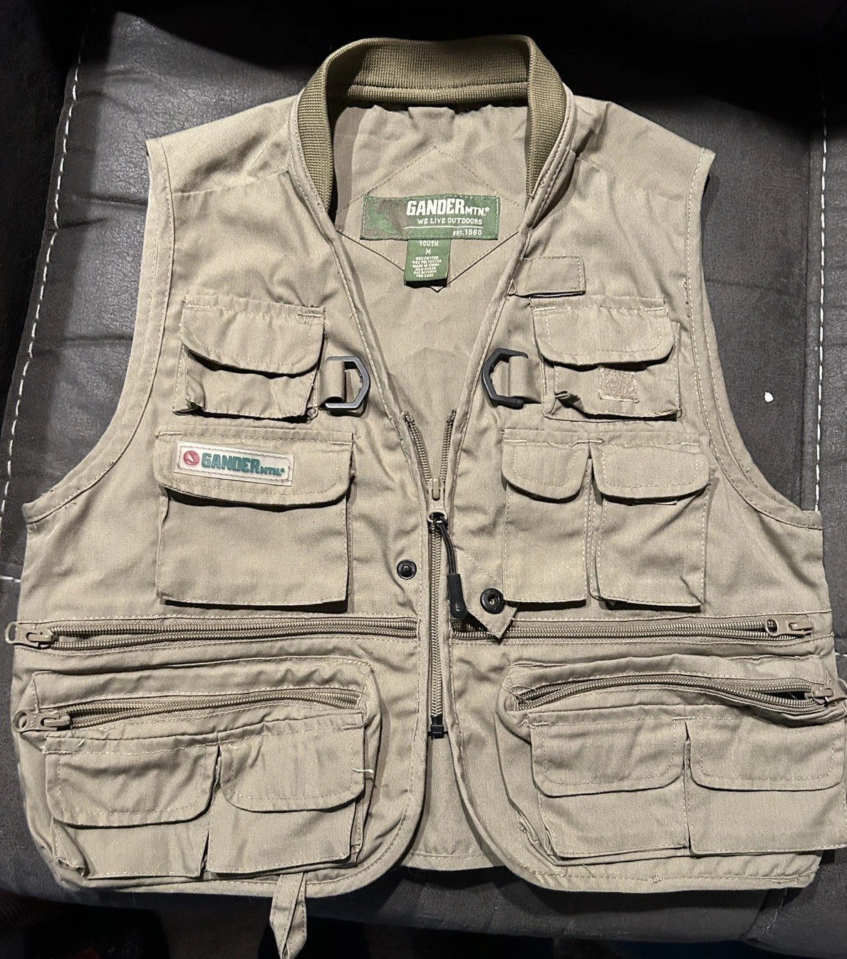 GANDER MOUNTAIN YOUTH M FISHING/ OUTDOOR ACTIVITY VEST, ZIP FRONT, POCKETS!