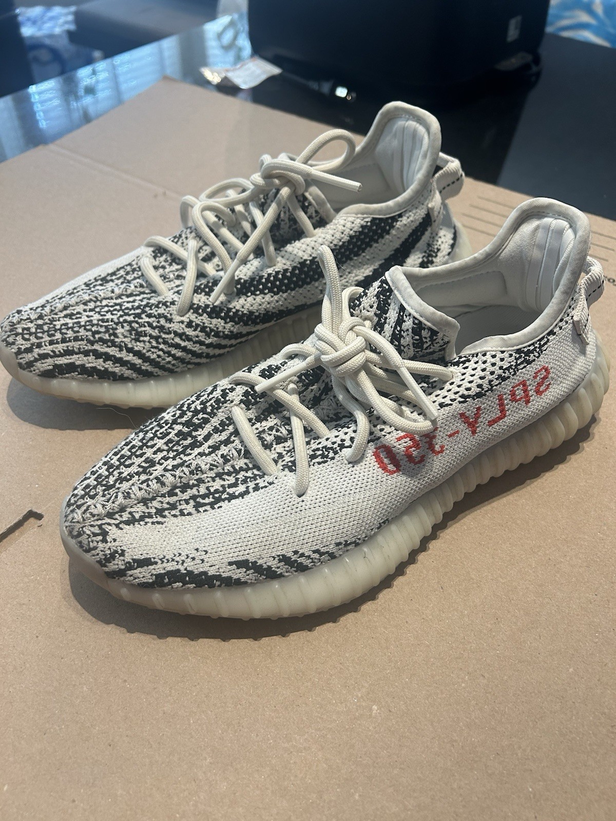 SAOLA Lotto scarpe due paia Yeezys + un paio Nike Dunk Low Panda usate buone condizioni