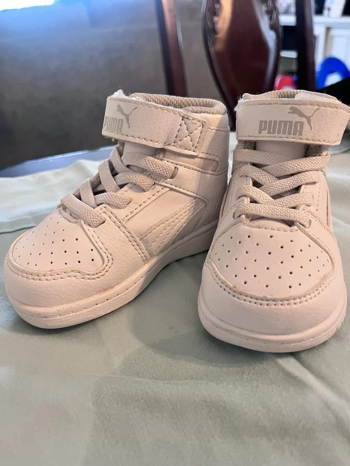 Zapatillas altas PUMA blancas para niños pequeños talla 3 Foto 3 de 4