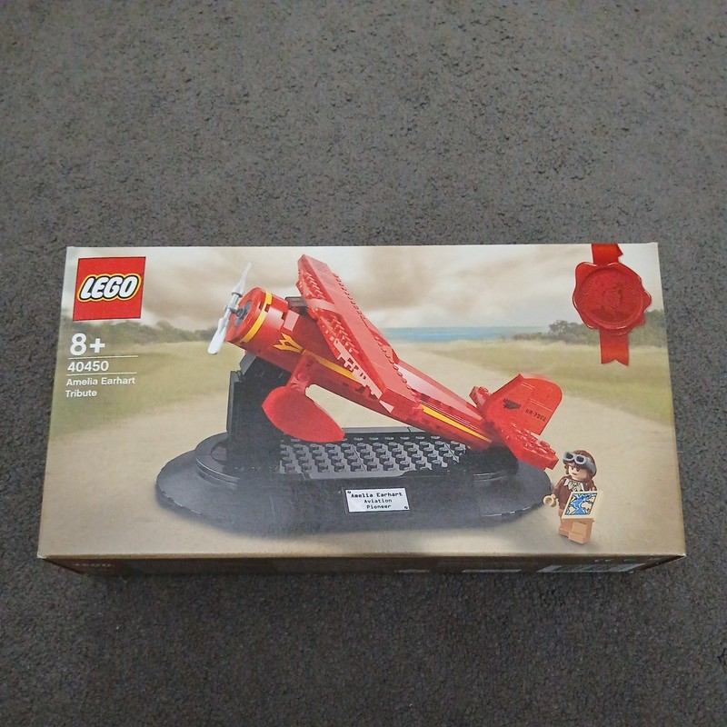 LEGO Promotional: Amelia Earhart Tribute (40450)