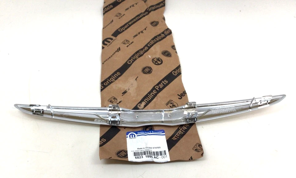 Chrysler 300 2016 parrilla delantera Chrysler alado emblema victoria placa de identificación nuevo fabricante de equipos originales Foto 3 de 4