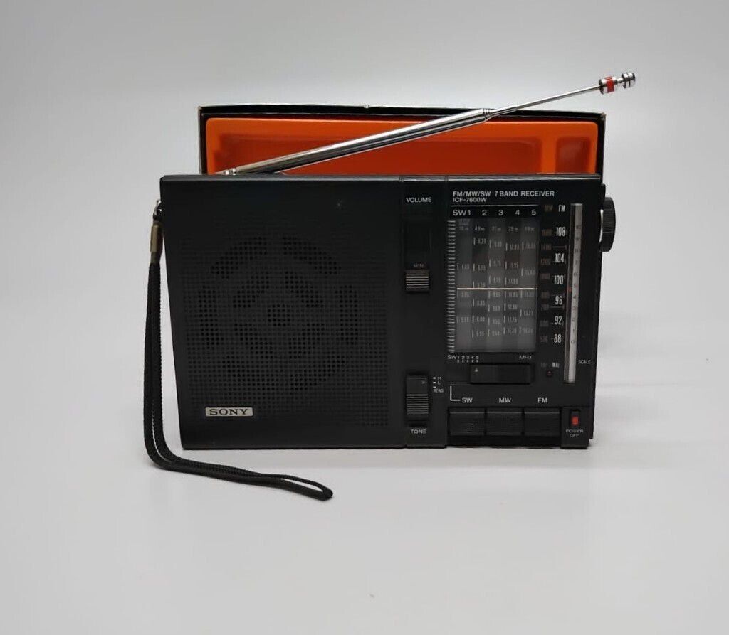 Sony ICF 7600W FM/MW/SW 7 Band Receiver Vintage Radio Japan Sony ICF 7600W FM/MW/SW 7 Band Receiver Vintage Radio Japan