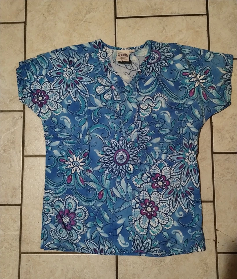 Set Of 4 womens medical scrubs Top Size S  - Image 2 of 4