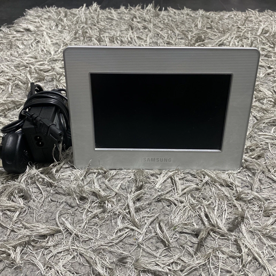 Samsung SPF-72V 7" Widescreen Digital White Photo Frame Made In Slovakia Working - Image 2 of 4