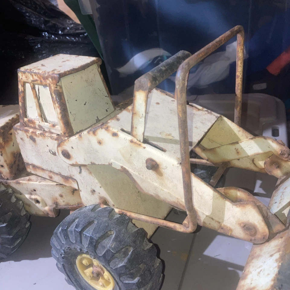 Large Vintage Antique Tonka Front End Loader. Works. Parts/Repair - Image 3 of 4