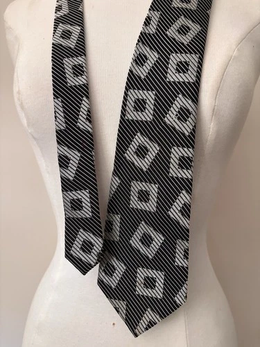 Gianni Versace Vintage Tie Macy’s Men’s Store Silver Black Geometric Needs Love - product listing photo