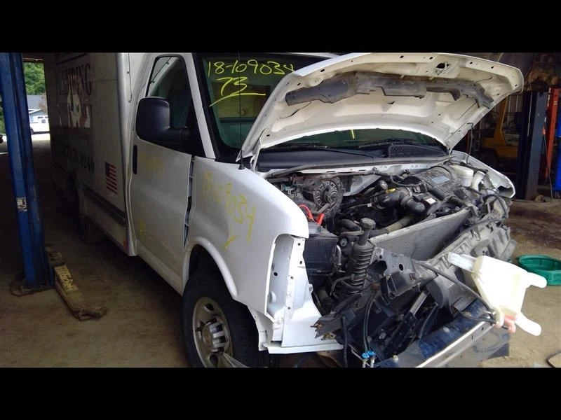 Brazo limpiaparabrisas izquierdo Express Savana Driver 03-18 Foto 2 de 4