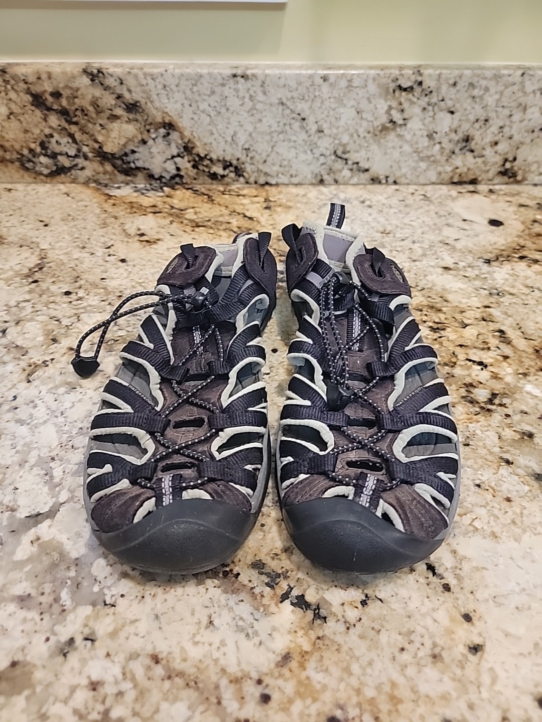 Scarpa Keen donna Whisper taglia 10 marrone sandalo sportivo atletico spiaggia acqua