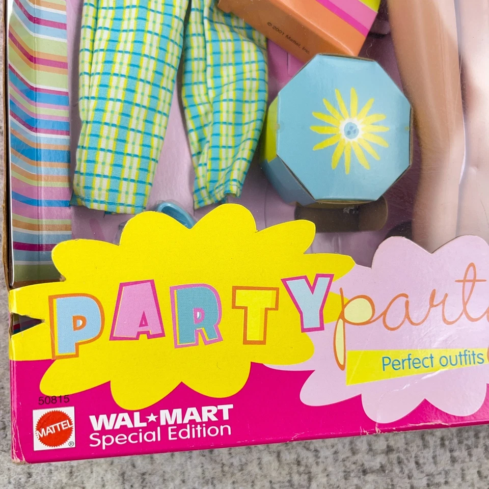 Mattel Party Party Party Party 2001 Barbie Walmart edición especial con trajes zapatos NUEVO Foto 4 de 4