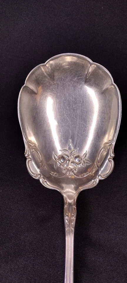 Tudor by Lunt Silver, Medium Solid Berry/Casserole Spoon 8 3/8"W/Roses - Image 4 of 4