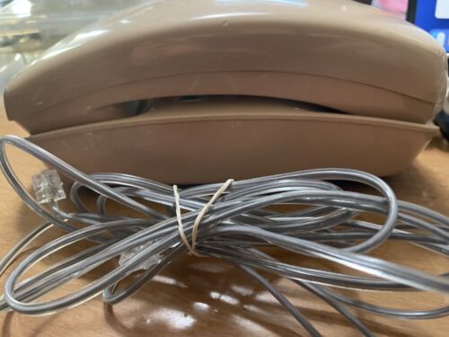 Vintage Beige Western Electric Push Button Trimline phone & 60" Cord - Picture 6 of 7