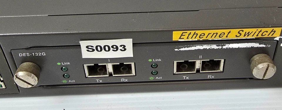 D-Link DES-3226S Ethernet Switch 24-Port 10/100 Unmanaged Switch & DES-132G - Image 3 of 4