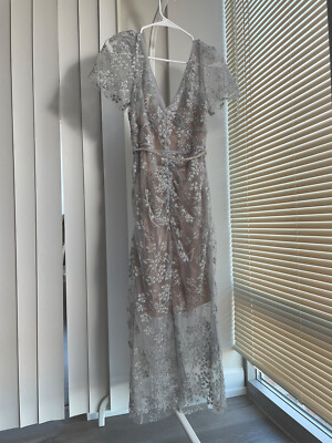 self portraitBrand New!!! Embroidered Blossom MIDI Dress UK8 US4 self portraitBrand New!!! Embroidered Blossom MIDI Dress UK8 US4