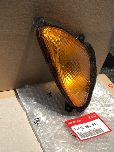 NT650V DEAUVILLE 650 NEW Genuine Honda Front Right Indicator Lens 33410-MBL-611 - Picture 12 of 12