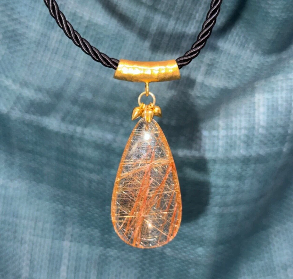 Juego de collar y pendientes de cuarzo rutilado dorado Foto 4 de 4