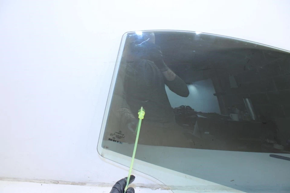 2007-2013 Mercedes-Benz S550 Rear Right Side Door Window Glass 221-730-18-18 OEM - Image 4 of 4