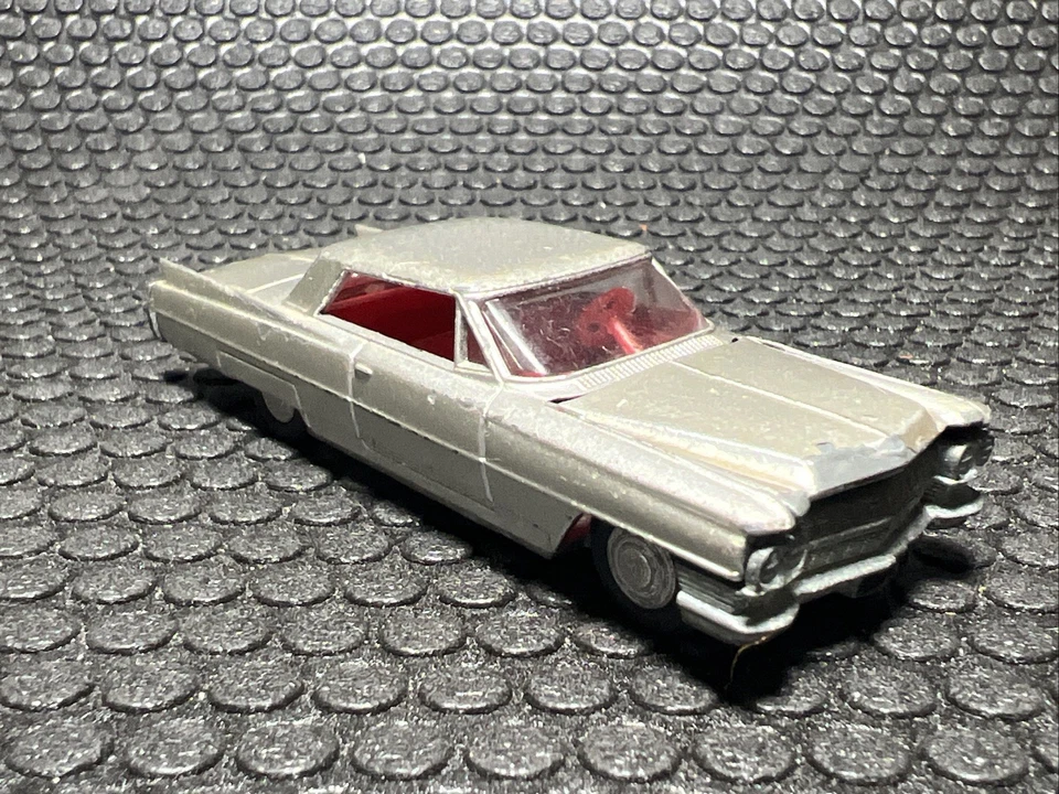 Mini Dinky #20 Cadillac Coupe De Ville hecho en Hong Kong artículo raro incompleto Foto 2 de 4