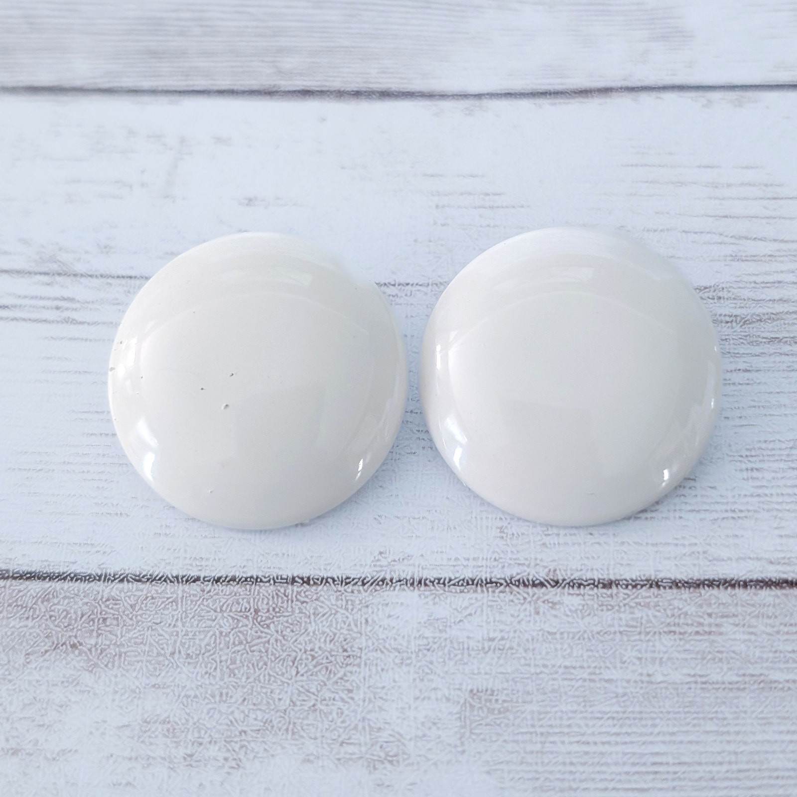 Vintage Clip On Earrings Retro Off White Large Circle Statement thumbnail 4