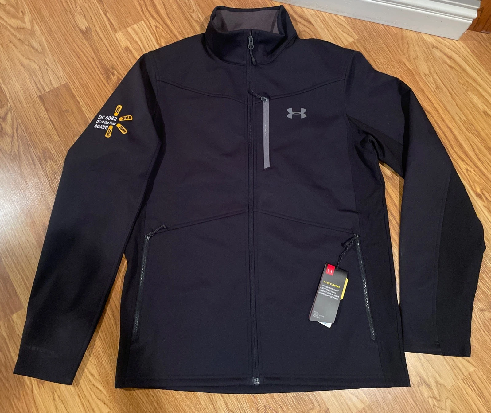 Under Armour Storm Jacket With Walmart Logo Company DC Of The Year -size M
Opens in a new window or