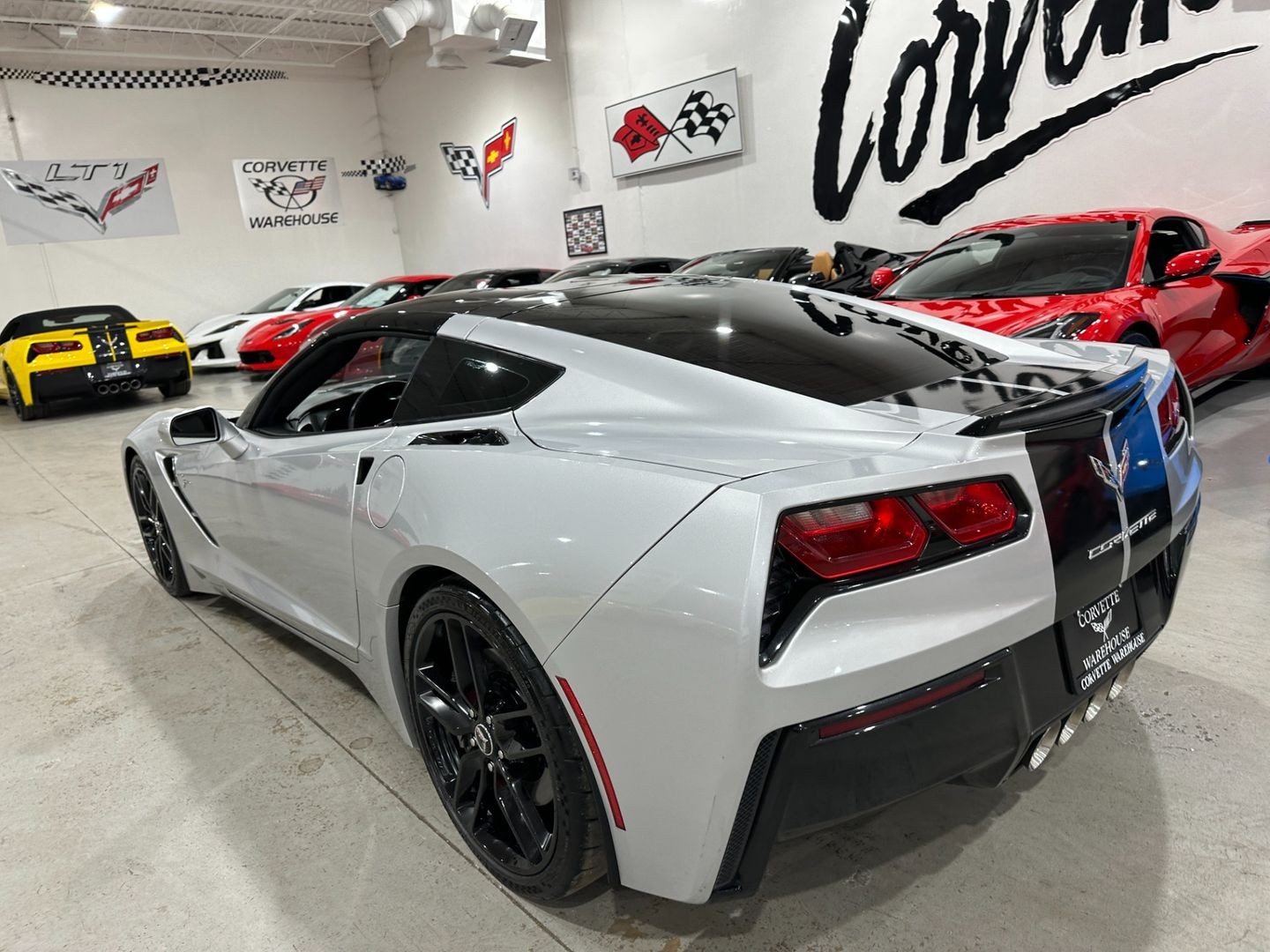 2018 [GAN] Blade Silver Metallic Chevrolet Corvette   | C7 Corvette Photo 4