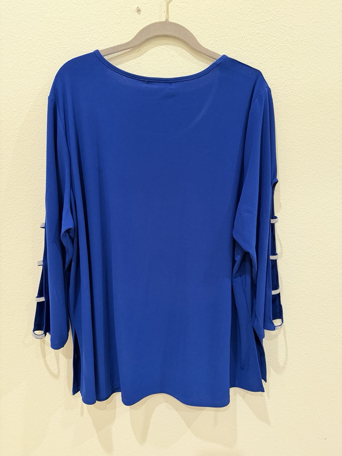89th + Madison Women's Plus Size 2X Top Shirt Top Royal Blue Rhinestone Sleeve