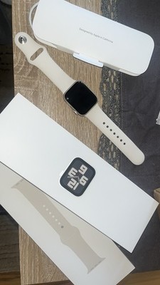 Apple Watch SE (2. Generation) GPS 40mm Alu Polarstern S/M - Smarte Fitness- und