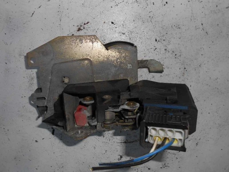 Actuador cerradura puerta pasajero trasero derecho bmw m3 1997 Foto 2 de 2