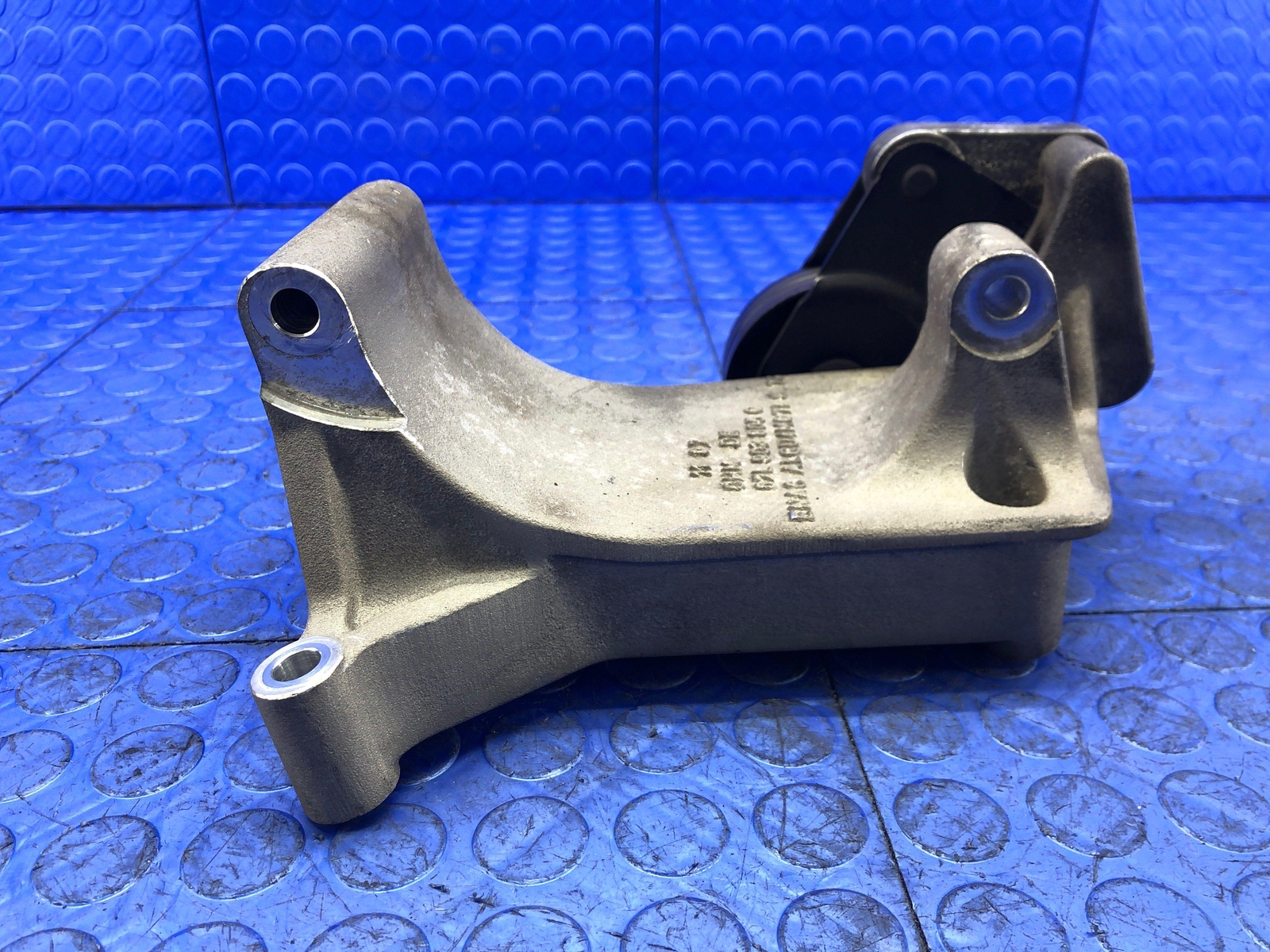 LAMBORGHINI GALLARDO OEM 5.0L ALTERNATOR SUPPORT BRACKET W/PULLEY 07L903805