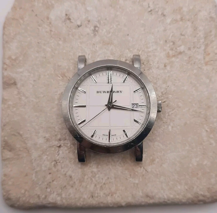 Burberry BU1379 Swiss Made Watch With Date Indicator Illuminated