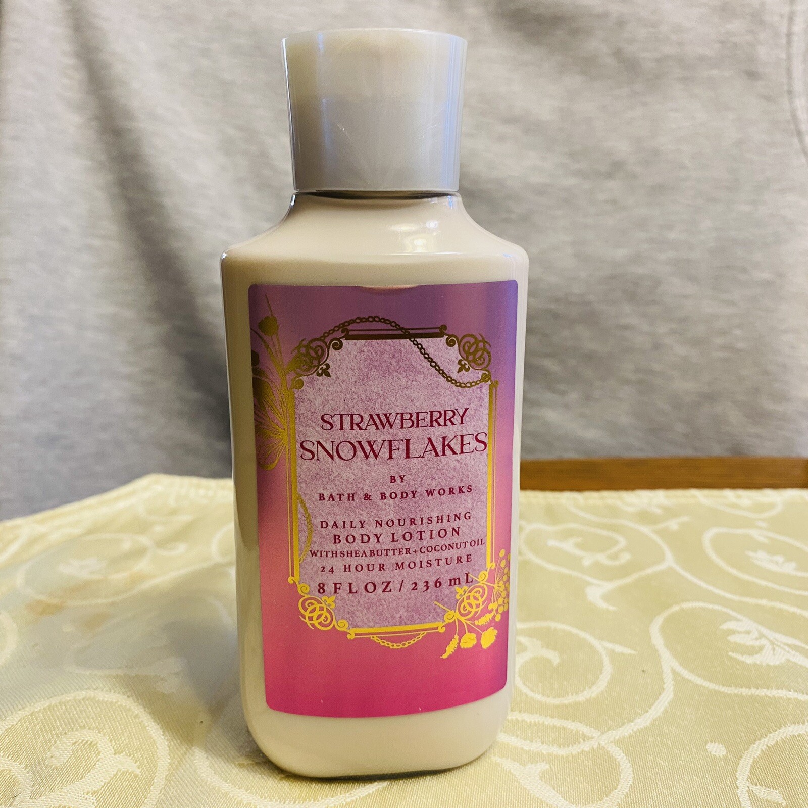 Strawberry Snowflakes Bath & Body Works Body Lotion 8oz Shea Butter Coconut Oil
