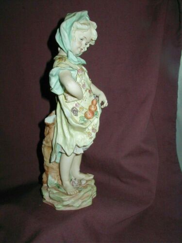 KPM Bisque Figurine - Girl Gathering Fruit - Signed P. Frank - 11" - Picture 2 of 7