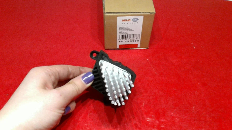 Regulador motor soplador BMW HVAC BEHR E46 E39 E83 E53 HELLA 64116923204 Foto 3 de 4