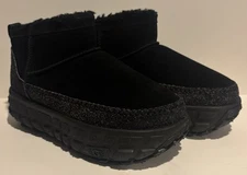 UGG Venture Daze Ultra Mini Black Men's Size 10/ Women’s 11 Boots 1158200