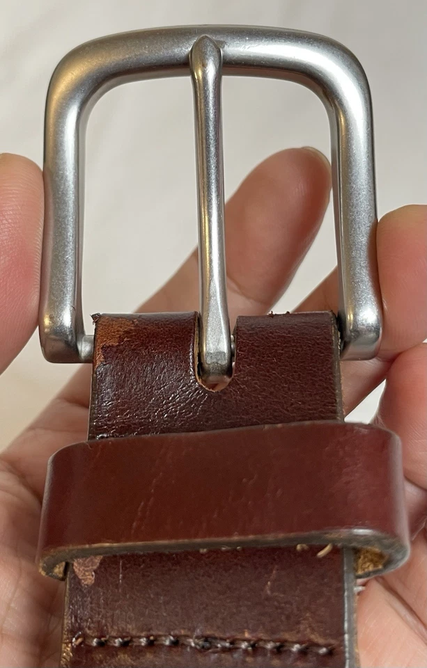 Cinturón de trabajo LL Bean de colección para hombre 44 marrón de cuero de grano completo hebilla de latón hecho en EE. UU. Foto 3 de 4