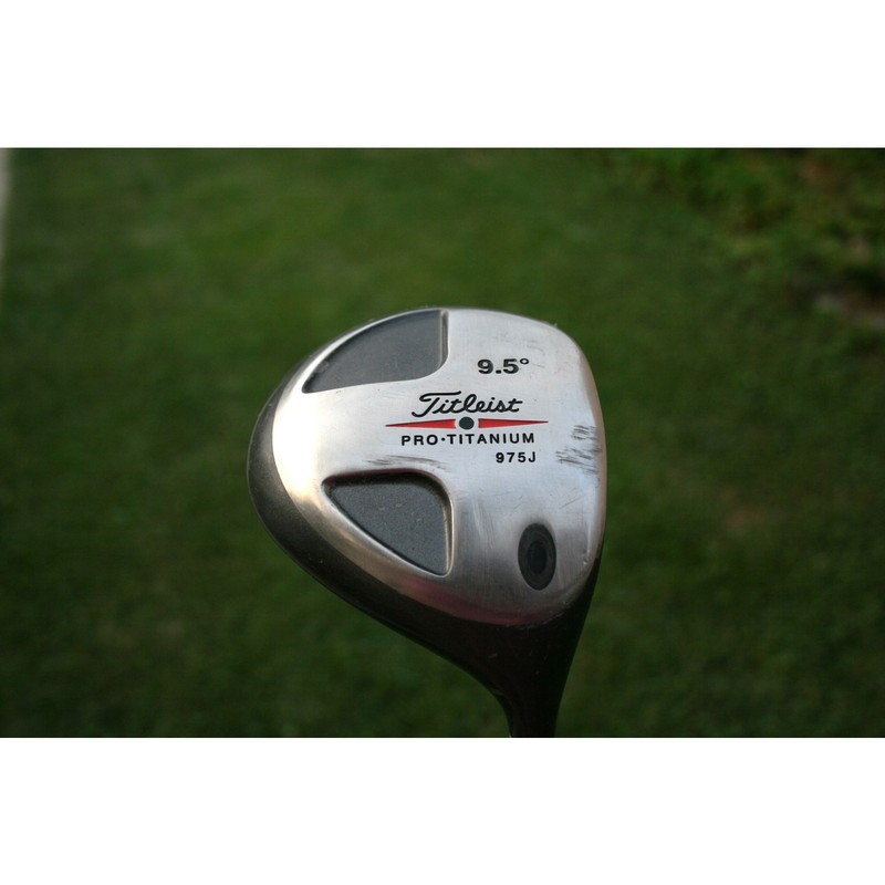 Titleist 975-J 9.5* Driver RH Graphite Shaft Stiff-Flex