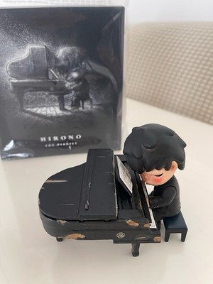 🎹 Pop Mart Hirono “The Pianist” – Popup Store Exclusive – Brand