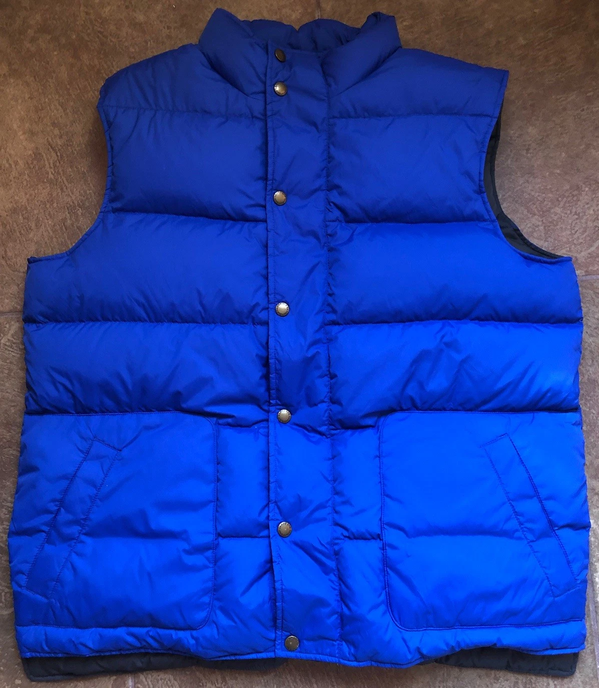 ✨ Land’s End men’s LARGE blue vest , Down Insulated, Snap, pockets, 42 - 44 ✨