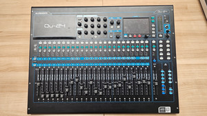 Allen & Heath QU-24 Digital Mixer with Roadcase