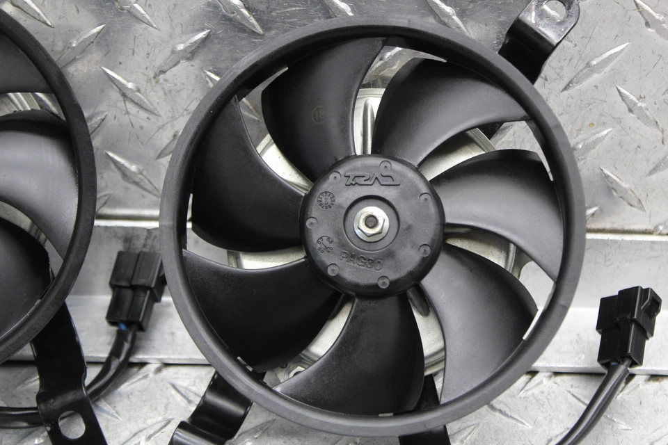 Yamaha YZF R1 2006 motor izquierdo/derecho radiador ventiladores 5vy-12405-00-00 Foto 4 de 4