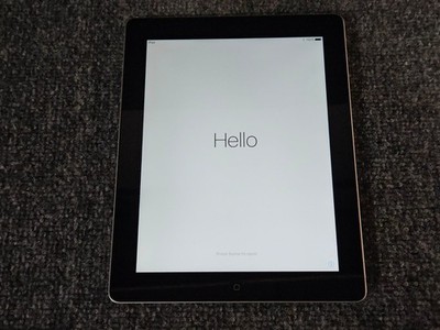 Apple iPad 4th Gen A1458 16GB Black/Space Gray 9.7'' Touchscreen Wi-Fi Tablet