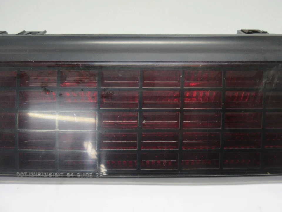 Luz trasera derecha pasajero excluyendo GT compatible con 84-88 FIERO 1246994 Foto 3 de 4