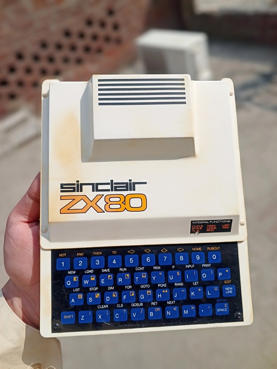 ULTRA RARE VINTAGE SINCLAIR ZX80 COMPUTER SYSTEM WITH PSU/CABLE