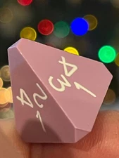 Vtg Gamescience opaque light purple w/ fresh white d4 rpg d&d dice 120723@