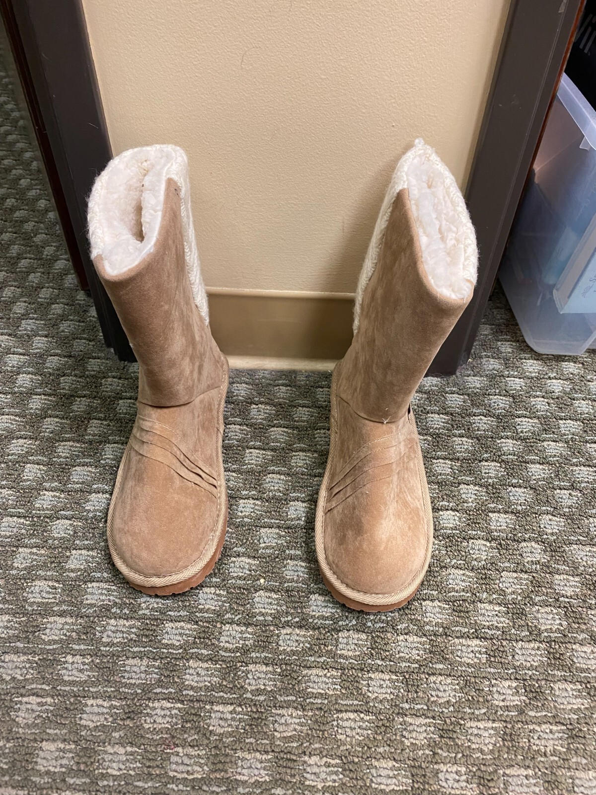 NWT Women's Muk Luks Boots Color: Camel 