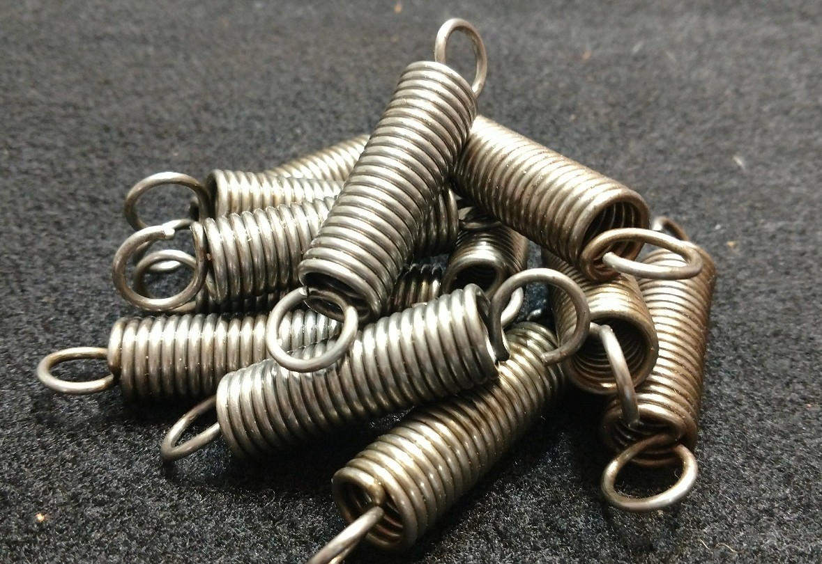 12 STOP SHOCK SPRING TRAPPING RACCOON BOBCAT FOX TRAP eBay