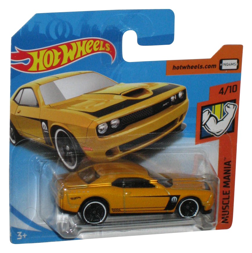 Hot Wheels Muscle Mania 4/10 (2017) '15 Dodge Challenger SRT Yellow Car 143/365