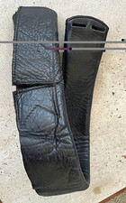 Schleese 28&rdquo; Tri-fold Dressage Girth Black Leather Double Buckle Ends Elastic