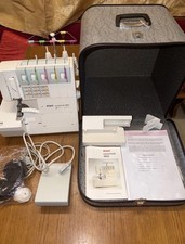 Pfaff coverlock 4852