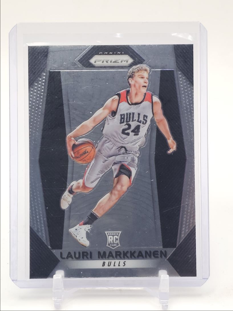 LAURI MARKKANEN 2017-18 PANINI PRIZM ROOKIE BASKETBALL BULLS A RC Q3698